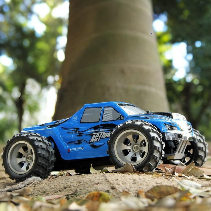 Dash Dynamo RC High-Speed Car: 4WD, 1:18 Scale - Monsta-RC